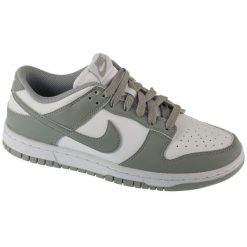 Buty sportowe Sneakersy damskie, Wmns Dunk Low NN. Szare buty sportowe na co dzień damskie Nike, bez wzorów, trekkingowe. Za 499.99 zł.