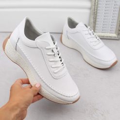 Skórzane półbuty sportowe damskie białe Sergio Leone SP013. Białe półbuty damskie Sergio Leone, bez wzorów, ze skóry, sportowe, bez obcasa. Za 229.99 zł.