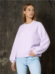 Sweter basic - fioletowy. Fioletowe swetry klasyczne damskie Sinsay, l, bez kołnierzyka. Za 69.99 zł.