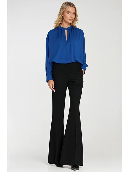 Nife Spodnie w kolorze czarnym rozmiar: 42. Czarne spodnie materiałowe damskie Nife, bez wzorów, z materiału, z podwyższonym stanem. Za 150.72 zł.