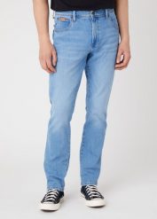 MĘSKIE SPODNIE WRANGLER TEXAS SLIM THIS TIME W12SJX21E 112322678. Spodnie materiałowe męskie Wrangler, bez wzorów, z jeansu. Za 229.99 zł.