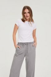 Bawełniany t-shirt biały. Białe t-shirty damskie MOODO, l, bez wzorów, z bawełny, bez kołnierzyka. Za 34.99 zł.