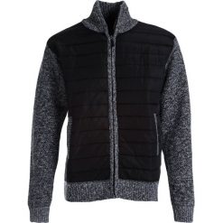 Czarno-Szara Bluza Ankona. Czarne bluzy bez kaptura męskie Born2be, l, z dzianiny. Za 99.99 zł.
