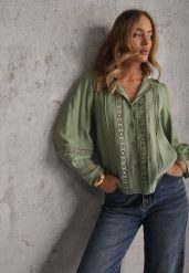 Zielona Koszula ze Stójką i Koronką Phaeninca. Zielone koszule damskie Renee, l, bez wzorów, z koronki, eleganckie, bez kołnierzyka, bez ramiączek. Za 129.99 zł.