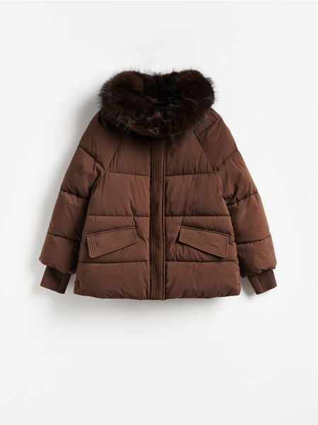 Kurtka z futrzanym kołnierzem - brązowy. Brązowe kurtki damskie Reserved, l, bez wzorów, z futra, bez kaptura. Za 279.99 zł.
