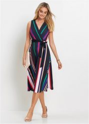 Sukienka shirtowa z wiązanym paskiem. Czarne sukienki damskie bonprix, bez wzorów, bez kołnierzyka, bez ramiączek, midi, dopasowane. Za 144.99 zł.