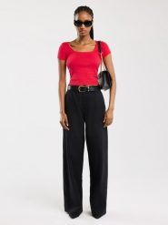 BIG STAR Koszulka w kolorze czerwonym rozmiar: M. Czerwone bluzki damskie Big Star, m, bez wzorów, z bawełny, retro, bez kołnierzyka, bez ramiączek. Za 22.99 zł.