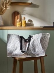 Torba zakupowa - kremowy. Białe torebki klasyczne damskie Sinsay, bez wzorów, bez dodatków. Za 9.99 zł.