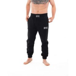 Spodnie do biegania Metal Boxe. Czarne spodnie materiałowe męskie METAL BOXE, bez wzorów, z bawełny, sportowe. Za 264.00 zł.