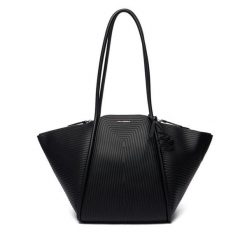 Torebka KARL LAGERFELD. Czarne torebki klasyczne damskie Karl Lagerfeld, bez wzorów, bez dodatków. Za 1,199.00 zł.