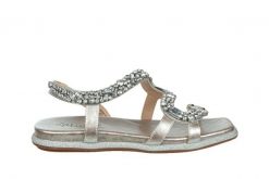 Sandały Laura Vita Maxine 04 Argent 202070, Srebrny, Skóra ekologiczna - 39. Szare sandały damskie Laura Vita, bez wzorów, z materiału, bez obcasa, na płaskiej podeszwie. W wyprzedaży za 179.10 zł.