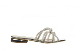 Klapki Bayla-187 1716 Silver 187080, Srebrny, Skóra ekologiczna - 37. Szare klapki damskie Bayla, bez wzorów, z lakierowanej skóry, bez obcasa, na obcasie. W wyprzedaży za 179.10 zł.