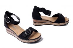 RIEKER 63780-00 black, sandały damskie. Czarne sandały damskie Rieker, bez wzorów, bez obcasa, na koturnie. Za 263.92 zł.