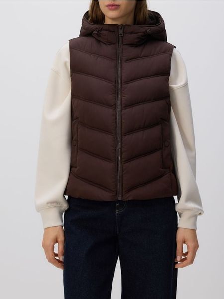 Pikowana kamizelka z kapturem - ciemnobrązowy. Brązowe kamizelki damskie Reserved, l, z tkaniny. W wyprzedaży za 89.99 zł.