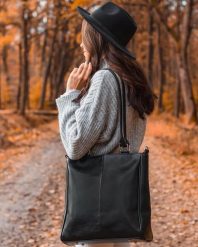 Torebka skórzana damska DAN-A T177 czarna. Czarne torebki klasyczne damskie DAN-A, bez wzorów, ze skóry, duże, bez dodatków. Za 399.99 zł.