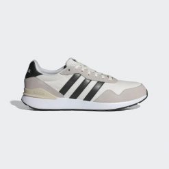 Buty Run 60s 4.0. Białe buty trekkingowe męskie Adidas, bez zapięcia, trekkingowe. Za 259.00 zł.