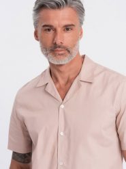 Męska koszula z krótkim rękawem i kubańskim kołnierzem - jasnobrązowa V6 OM-SHSS-0168 - XXL. Brązowe koszule męskie Ombre Clothing, na lato, l, bez wzorów, z bawełny, bez kołnierzyka, bez ramiączek. W wyprzedaży za 79.99 zł.