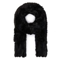 Szalik Guess. Czarne szaliki i kominy damskie Guess, z aplikacjami. Za 344.99 zł.
