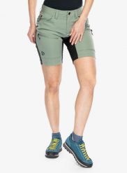 Spodenki damskie Didriksons Tucana Shorts. Zielone szorty damskie Didriksons, bez wzorów, ze skóry. Za 426.40 zł.