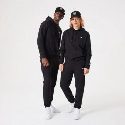 Bluza z kapturem New Era Essentials. Czarne bluzy z kapturem męskie New Era, m. Za 294.50 zł.