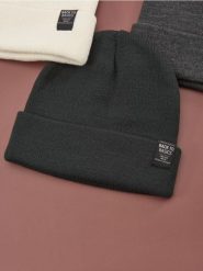 Czapka beanie - szary. Szare czapki męskie Sinsay, bez wzorów. Za 9.99 zł.