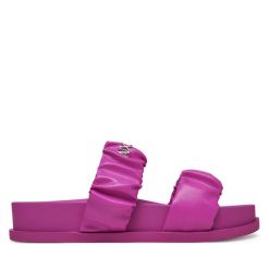 Klapki Armani Exchange. Czerwone klapki damskie Armani Exchange, bez wzorów, bez obcasa. Za 609.99 zł.