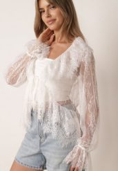 Biała Bawełniana Bluzka z Transparentnej Koronki z Falbankami w Stylu Boho Palamna. Białe bluzki damskie Born2be, m, bez wzorów, z bawełny, boho, bez kołnierzyka, bez ramiączek. Za 149.99 zł.