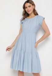 Jasnoniebieska Wiskozowa Sukienka o Rozkloszowanym Kroju Lizena. Niebieskie sukienki damskie Born2be, na co dzień, bez wzorów, z wiskozy, eleganckie, bez kołnierzyka, bez ramiączek, midi, rozkloszowane. W wyprzedaży za 59.99 zł.
