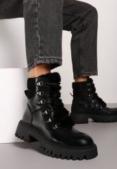 Czarne Trapery w Casualowym Stylu z Futerkowym Zdobieniem na Języku Taniapea. Czarne trapery damskie Renee, z jeansu, bez obcasa. Za 119.99 zł.