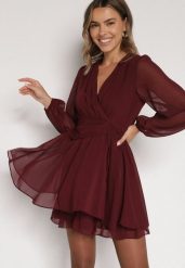 Bordowa Rozkloszowana Sukienka z Siateczki z Kopertowym Dekoltem Zenessa. Czerwone sukienki damskie Born2be, l, bez wzorów, z materiału, wizytowe, bez kołnierzyka, bez ramiączek, kopertowe. Za 149.99 zł.