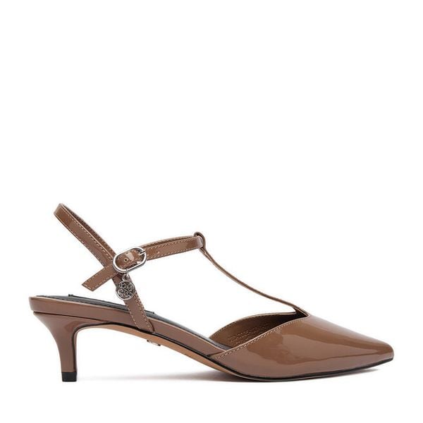 Czółenka Nine West. Brązowe czółenka damskie Nine West, bez wzorów, bez obcasa. Za 229.99 zł.