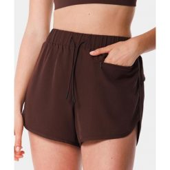 Lekkie szorty dla kobiet sportowe z kieszonką Carpatree Balletcore. Brązowe spodenki sportowe damskie Carpatree, na fitness i siłownię. W wyprzedaży za 152.99 zł.