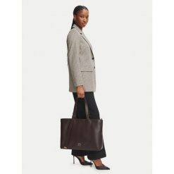 Torebka Armani Exchange. Brązowe torebki klasyczne damskie Armani Exchange, bez wzorów, bez dodatków. Za 729.99 zł.