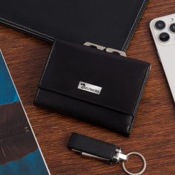 Portfel skórzany damski poziomy na bigiel RFiD skóra klasyk czarny Beltimore A04. Czarne portfele damskie bez wzorów, ze skóry. Za 79.90 zł.