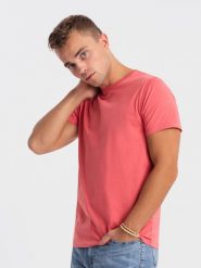 T-shirt męski klasyczny bawełniany BASIC - różowy V11 OM-TSBS-0146 - XL. Czerwone t-shirty męskie Ombre Clothing, m, bez wzorów, z bawełny, bez kołnierzyka. W wyprzedaży za 24.99 zł.