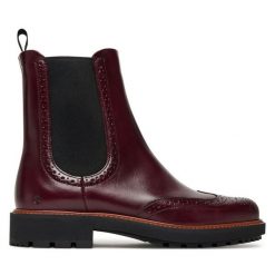 Botki ECCO. Czerwone botki damskie ECCO, bez obcasa, na płaskiej podeszwie, bez zapięcia. Za 849.99 zł.