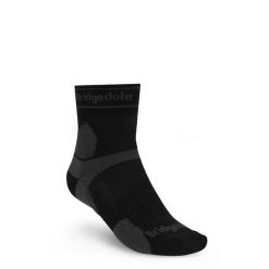 Skarpety do biegania męskie Bridgedale Ultralight T2 Merino Sport 3/4 Crew. Czarne skarpetki męskie Bridgedale, bez wzorów. Za 90.19 zł.