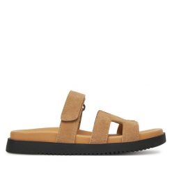 Klapki DeeZee. Brązowe klapki damskie DeeZee, bez wzorów, bez obcasa. Za 159.99 zł.