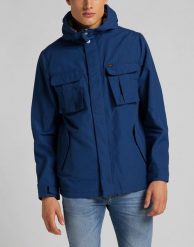 LEE FISHERMAN ANORAK MĘSKA KURTKA ZIMOWA WASHED BLUE L86UKCLR 112122788. Niebieskie kurtki męskie Lee, na zimę, l, bez wzorów, bez kaptura. Za 369.99 zł.