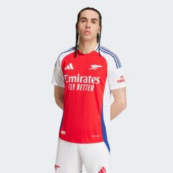 Koszulka Arsenal 24/25 Home Authentic. Białe t-shirty sportowe męskie Adidas, s, z materiału, bez ramiączek, do piłki nożnej. W wyprzedaży za 489.30 zł.