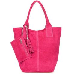 Shopperka skórzana VERA PELLE różowa T49. Czerwone shopper bag damskie bez wzorów, ze skóry, zamszowe, bez dodatków. Za 208.99 zł.