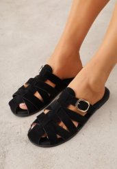 Czarne Klapki Gladiatorki z Ozdobną Sprzączką Lusanatia. Czarne klapki damskie Renee, bez wzorów, bez obcasa, na płaskiej podeszwie. Za 79.99 zł.