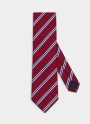 Bordowy krawat męski w pasy P22SF-KX-022-D-0. Czerwone krawaty i muchy męskie Pako Lorente, bez wzorów, z poliesteru. Za 39.99 zł.