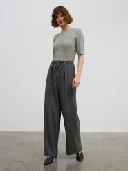 BGN Spodnie w kolorze antracytowym rozmiar: 36. Czarne spodnie materiałowe damskie BGN, bez wzorów, z materiału, z podwyższonym stanem. Za 113.36 zł.