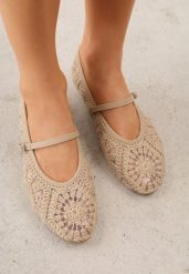 Ciemnobeżowe Siateczkowe Balerinki Boho z Paskiem z Klamerką Zdobione Plecionką Calironei. Brązowe baleriny damskie Born2be, z aplikacjami, z jeansu, bez obcasa. Za 89.99 zł.