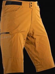 Spodenki rowerowe (+spodenki kolarskie z pampersem w zestawie) LEATT Shorts MTB. Brązowe szorty męskie LEATT, bez wzorów, z tkaniny. Za 359.20 zł.