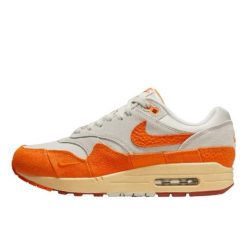 Buty do chodzenia damskie Nike Air Max 1. Białe obuwie do biegania damskie Nike, nike air max. Za 1,031.47 zł.