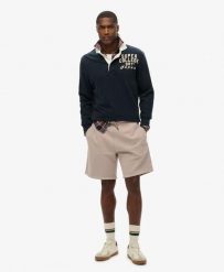 Superdry Micro Logo Shorts – relaxed fit, haftowane logo. Brązowe szorty męskie Superdry., bez wzorów, z bawełny. Za 237.75 zł.