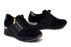 RIEKER N6314-00 black, półbuty damskie. Czarne półbuty damskie Rieker, bez wzorów, bez obcasa, na koturnie. Za 389.90 zł.