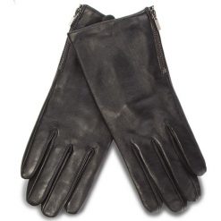 Rękawiczki LASOCKI 2W6-003-AW18. Czarne rękawiczki damskie Lasocki, bez wzorów, ze skóry. W wyprzedaży za 49.99 zł.